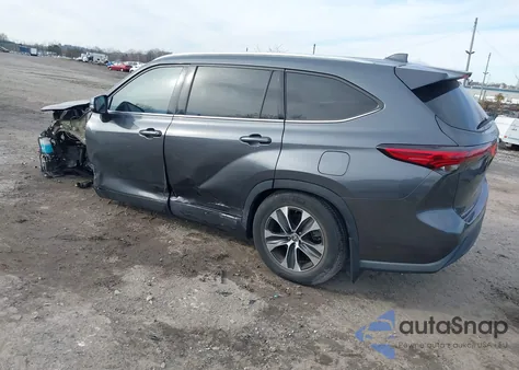 2021 Toyota Highlander Xle z USA, uszkodzony, nr VIN 5TDGZRBH3MS058831